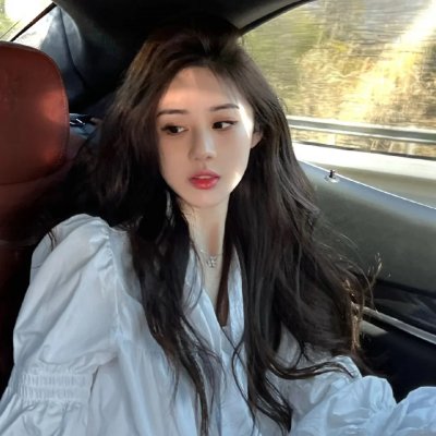 孤岛月光：她们三人的逃生游戏